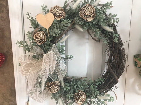 Valentine’s Wreath/Wooden Flowers and Heart