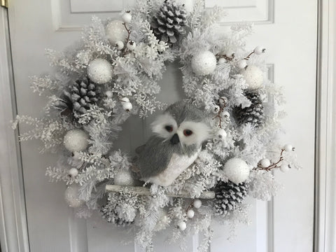 White Flocked Evergreen Wreath/One Owl