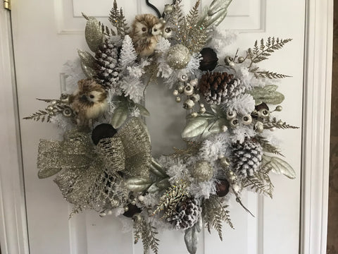 White Flocked Evergreen Wreath/Two Owls