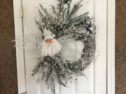 White Santa/Grey Pine Tree Bow