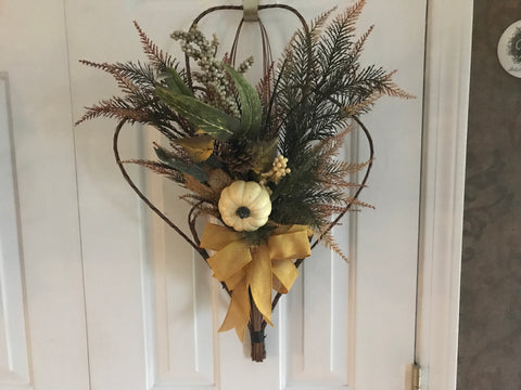 Wicker Hanging Fan/Evergreens/Pumpkin