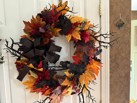 Fall Leaves and a 🐦‍⬛ Crow