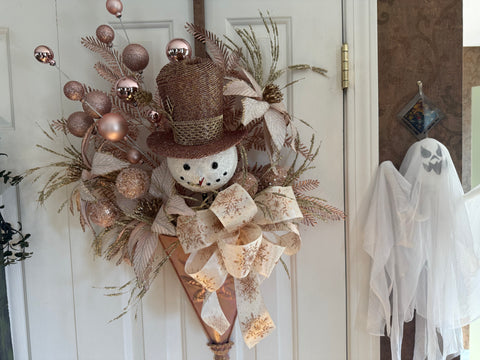 Rose gold Snowman Tin