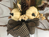 Maple Leaf Grapevine/Two Cream Pumpkins